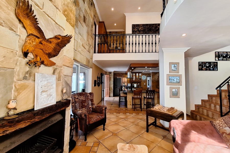 5 Bedroom Property for Sale in Golden Mile Western Cape